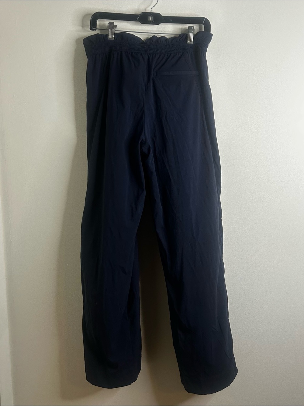 Athleta Trekkie High Rise Parachute Pants Womens Size 6 Navy Blue Hiking Travel - Picture 6 of 9